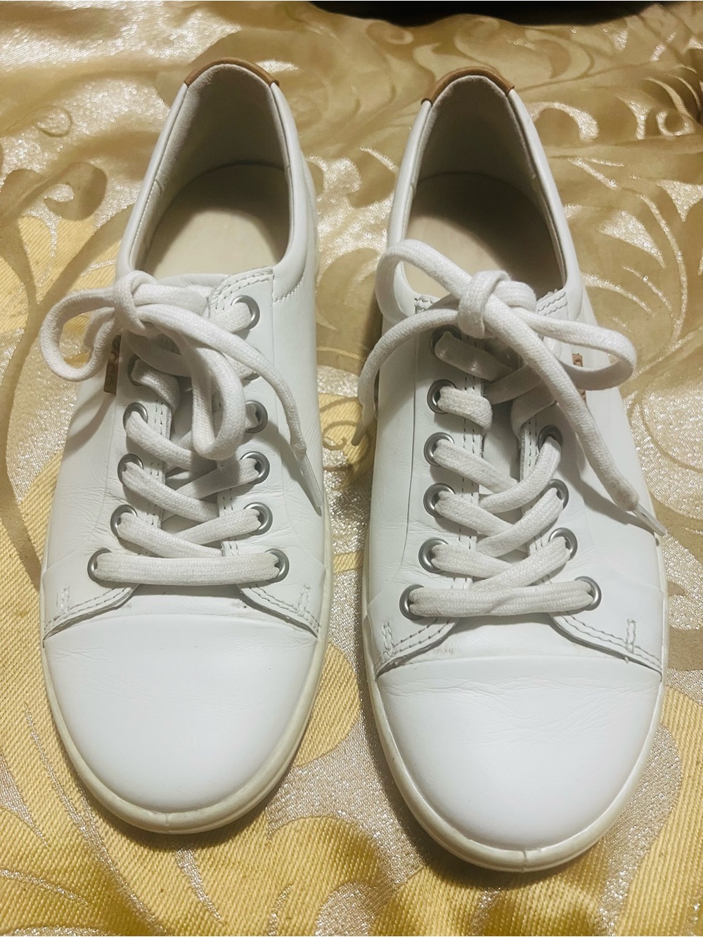 ECCO Soft 7 White Leather Lace Up Sneakers Women’s Size 7/ 7.5 EU 38
